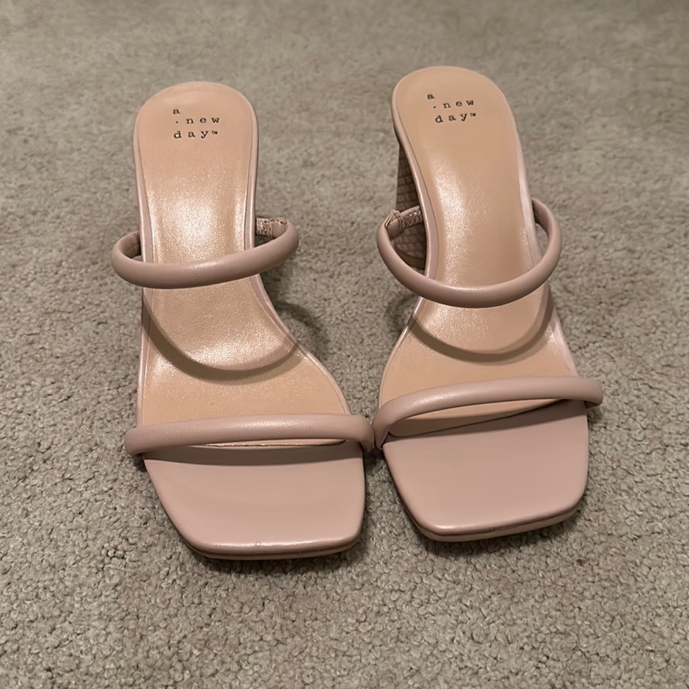 A New Day Tan Heel size 7